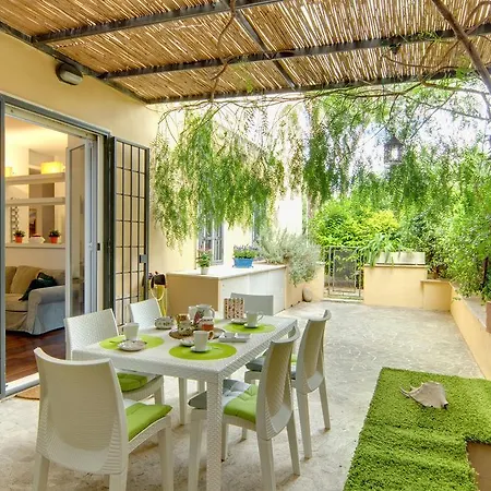 Apartment L'albero Del Pepe Rom